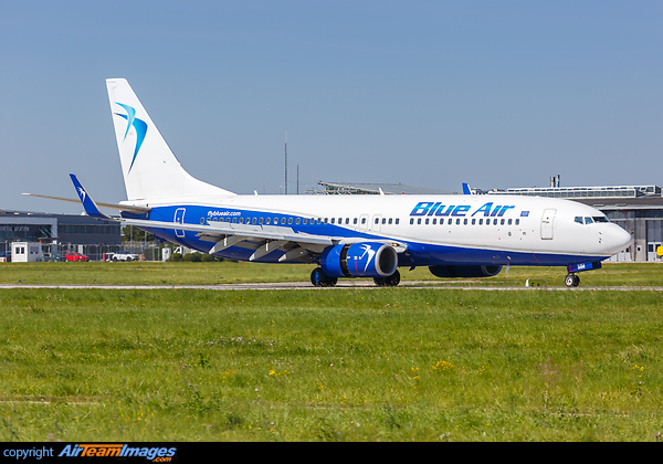 Boeing 737-82R