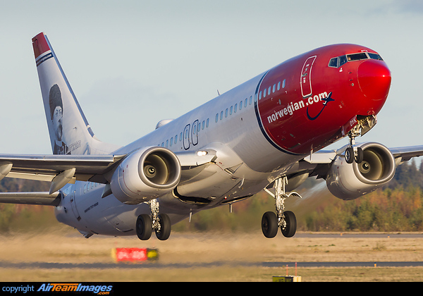 Boeing 737-8JP