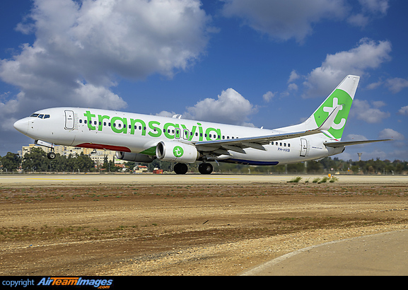 Boeing 737-8KD