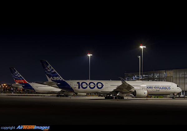 Along with A350-900 F-WXWB, parked on the ramp in Montreal after a flight test from Toulouse. Called Fello Fly, Airbus’s project is working to apply the principle of wake-energy retrieval to commercial aviation. This could help reduce carbon emissions by 5% to 10%. Airbus A350-1000
