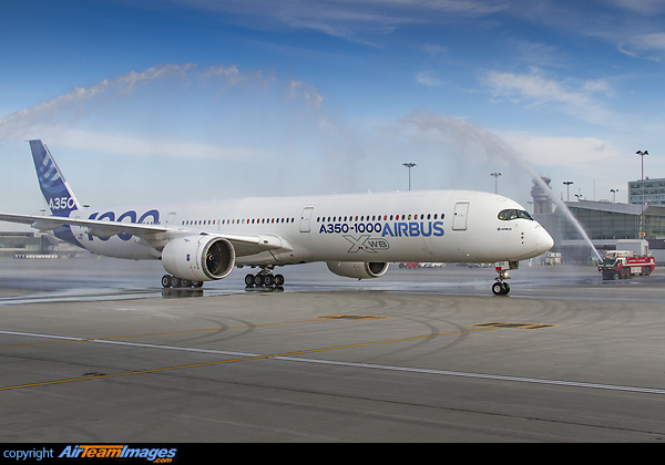 Water cannon salute for this A350 after arrival from TLS for Airbus's Fello Fly project. Airbus A350-1000
