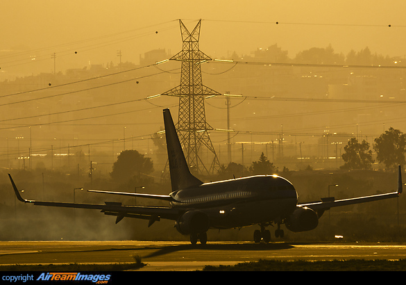 Boeing 737-7K2