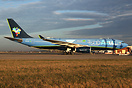 Painted in "Tudo Azul" special colours since June 2015.