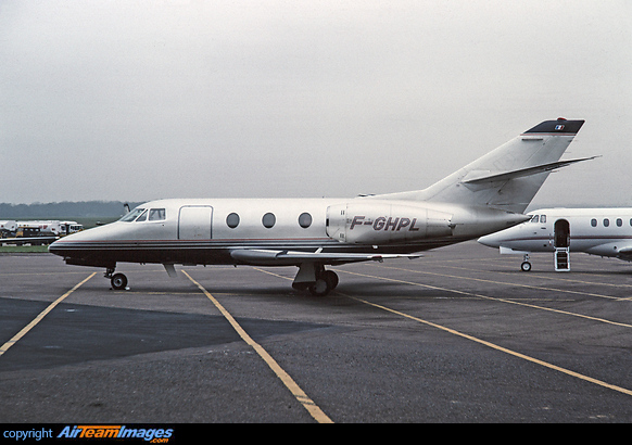 Dassault Falcon 10