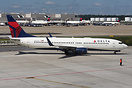 Boeing 737-832