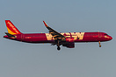 basic WOW Air c/s