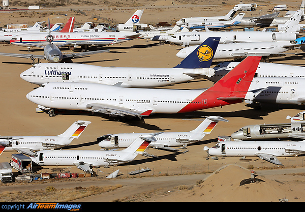 Boeing 747-438