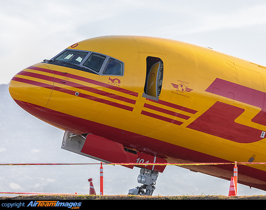 JOS7216, Departed San Jose outbound to Guatemala, a few minutes later they reported a left hydraulic failure, decided to returned, landed in runway 07 and ultimately it Skidded Off the runway. Boeing 757-27A(PCF)