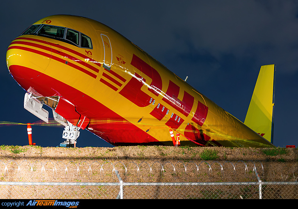 Fuselage remnants a two days after its accident. Tail area completely felt from fuselage and visible stress over the upper body visible Boeing 757-27A(PCF)
