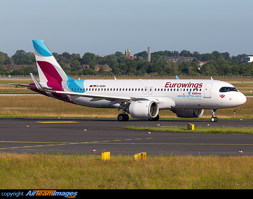 First Airbus A320 NEO for Eurowings and first A320 NEO equipped with static fuselage-mounted Multi-Functional Runway Lights. Airbus A320-251N