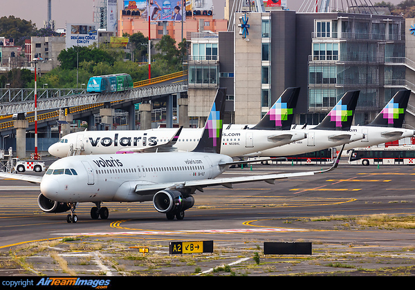 Airbus A320-233