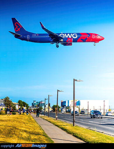 Boeing 737-8Q8