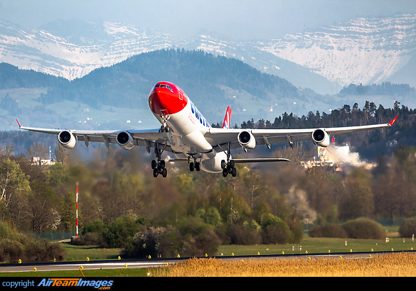Airbus A340-313X
