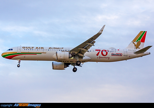 Arriving early this morning on Runway 15 from Bahrain via Riyadh's King Khalid International in Saudi Arabia, Gulf Air Airbus A321-253NX A9C-NB flew today's one-off charter in a retro livery and 70th Anniversary markings. Airbus A321-253NX
