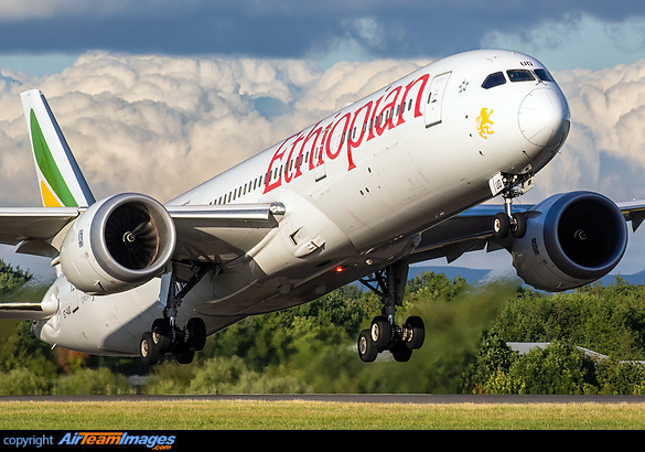 Boeing 787-9 Dreamliner