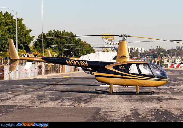 Robinson R-44 Raven II