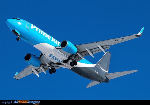 An Amazon Prime Air Boeing 737-8AS(WL) landing in Madrid after the not-so-common snowstorm that hit the city in January 2021. The reflections are amazing. Boeing 737-8AS(BCF)