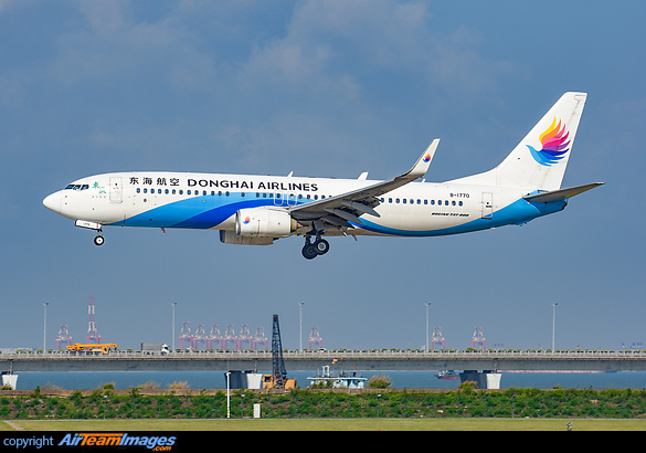 Boeing 737-8Q8