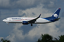 Boeing 737-852
