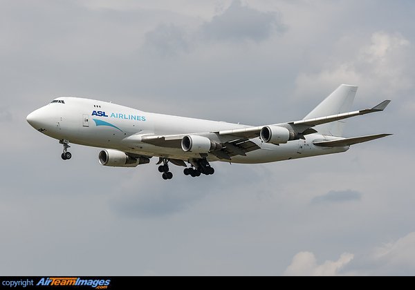 Boeing 747-4KZF(SCD)