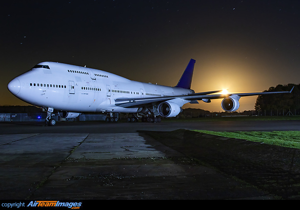Boeing 747-428