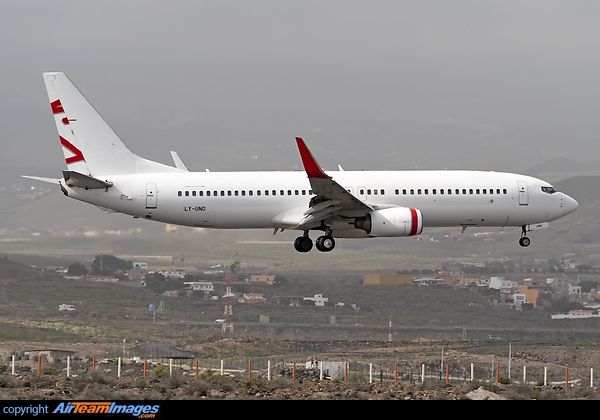 Boeing 737-8FE