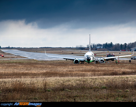 In the early morning on November 25, Flair 501 from Vancouver suffered an excursion after landing on runway 26 in Waterloo. There were no serious injuries reported. Boeing 737-86J
