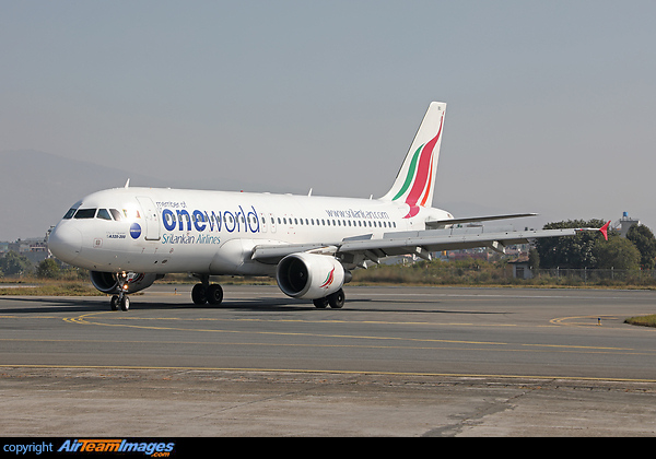 Airbus A320-214