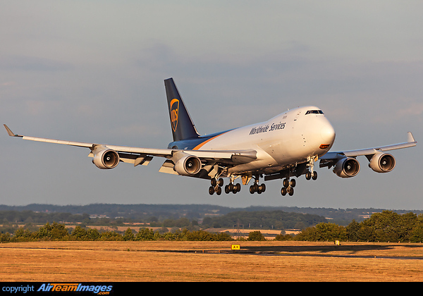 Boeing 747-4R7F/SCD