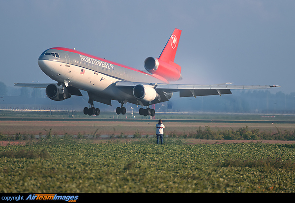 McDonnell Douglas DC-10-30