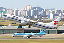 Boeing 737-89L