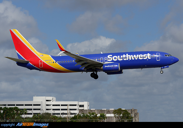 Boeing 737-8H4