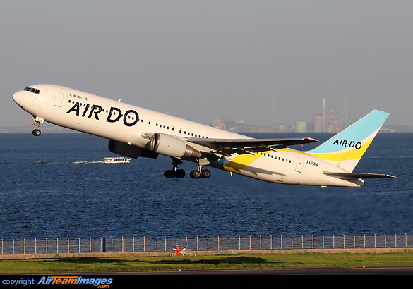 Boeing 767-381