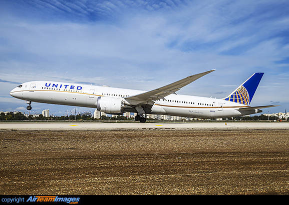Boeing 787-10 Dreamliner