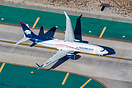 Boeing 737-852