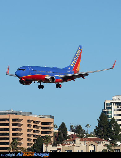 Boeing 737-7H4