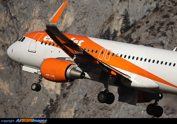 Airbus A320-214