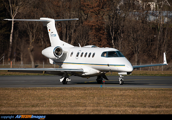 Embraer Phenom 300
