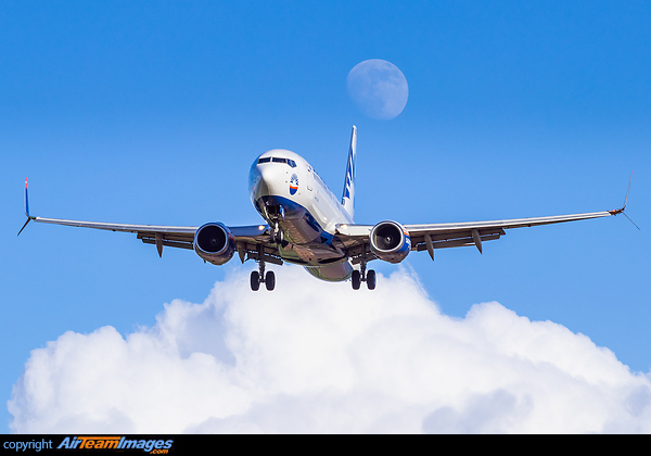 Boeing 737-8HC