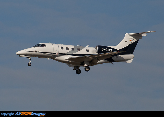 Embraer Phenom 300