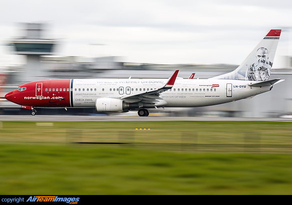 Boeing 737-8JP