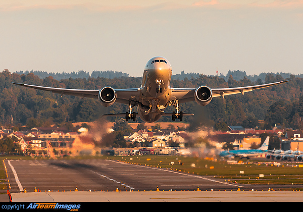 Boeing 787-9 Dreamliner