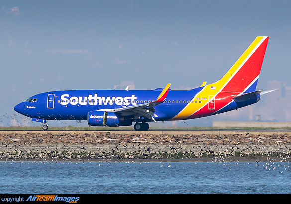 Boeing 737-7H4