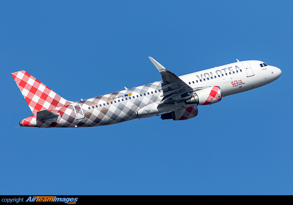 Airbus A320-214