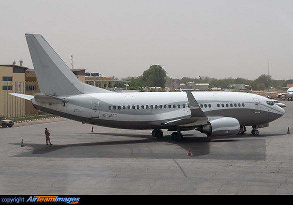 Boeing 737-546