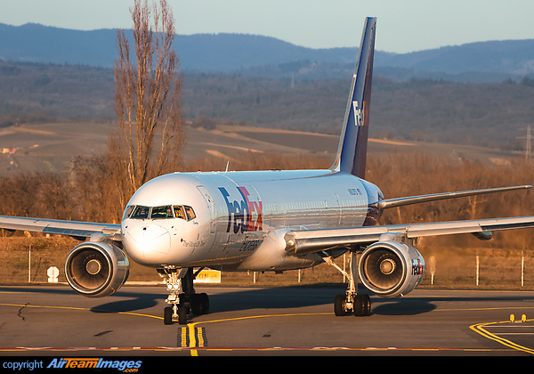 Boeing 757-23A(SF)