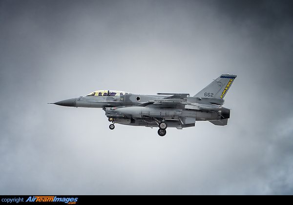A Republic Air Force of Singapore F16D Block 52 from 142 Squadron on approach into its home turf. This airframe No.662 is the flagship of the Squadron and has its Squadron Mascot, Hornets, painted on its tail. Lockheed Martin F-16D Falcon