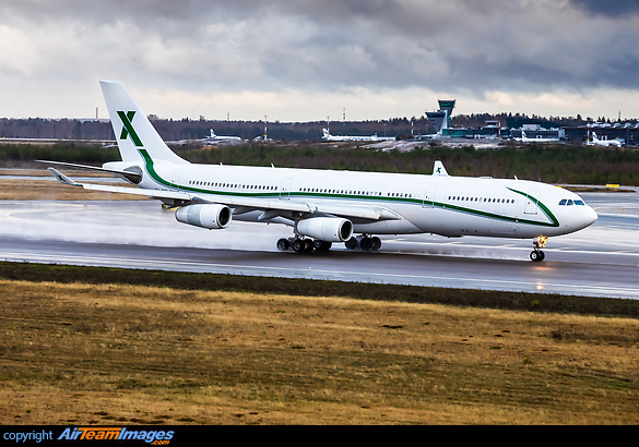 Airbus A340-313X