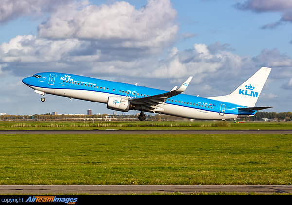 Boeing 737-9K2