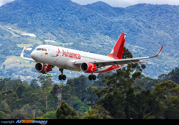 Airbus A320-214